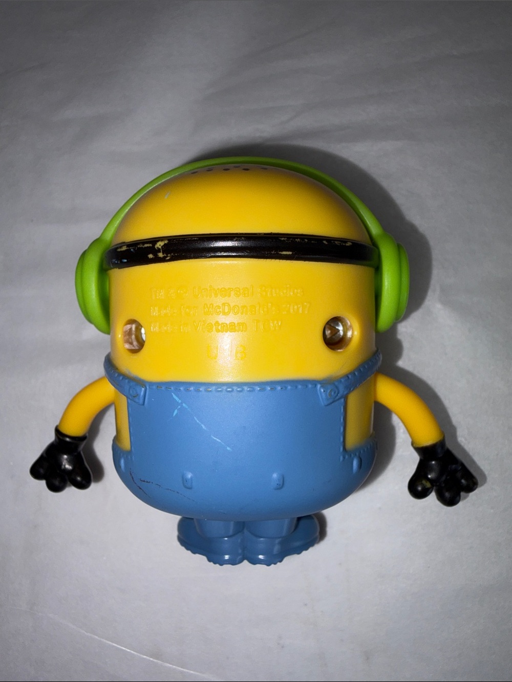McDonald’s Universal Yellow & Blue Minion Character Figure Set - Picture 5 of 14
